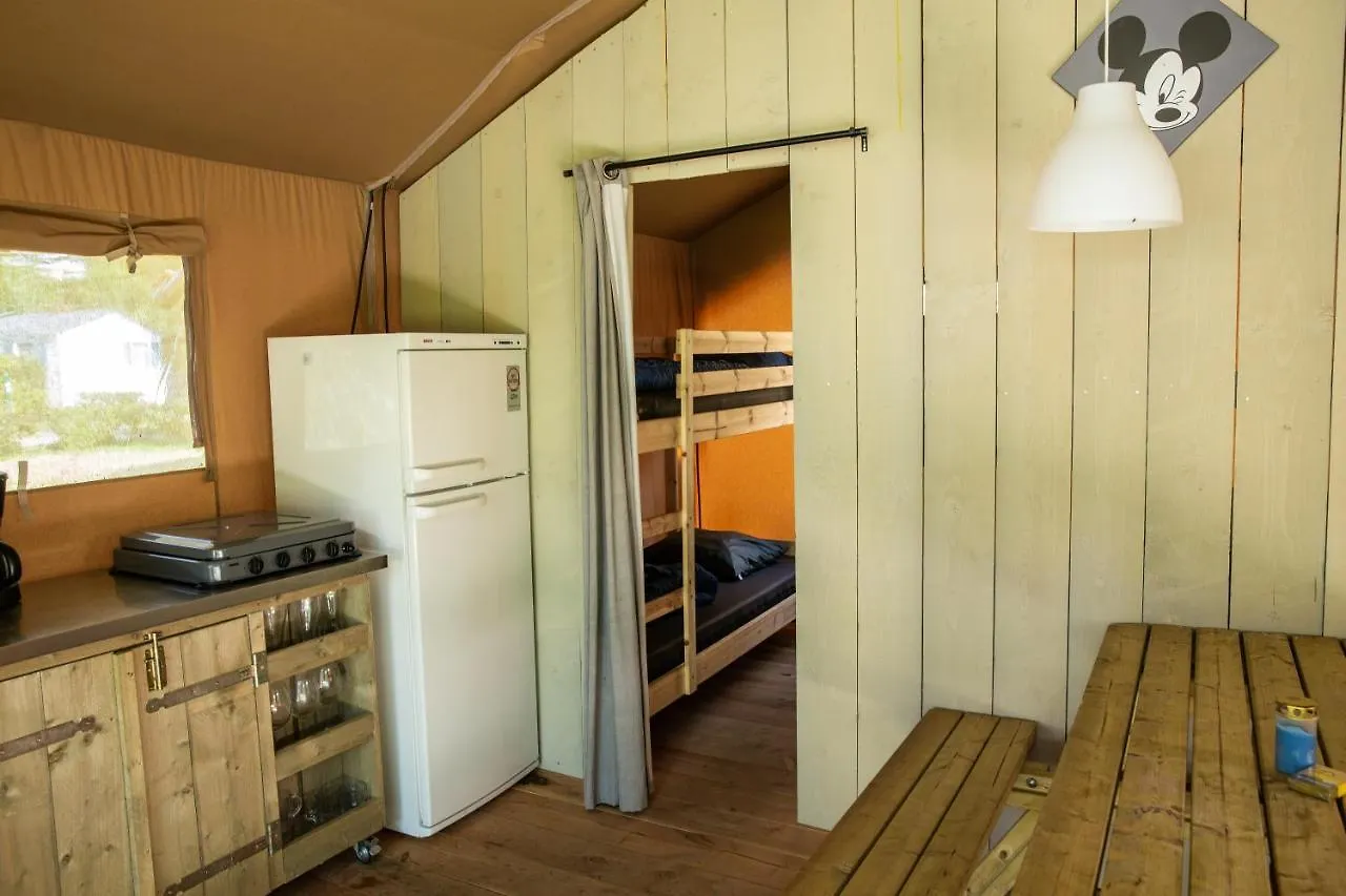 Safari tent at Camping Val d'Or Hotel Enscherange Luksustelt